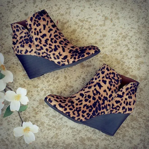 Trendy and supportive orthopedic Wedge 