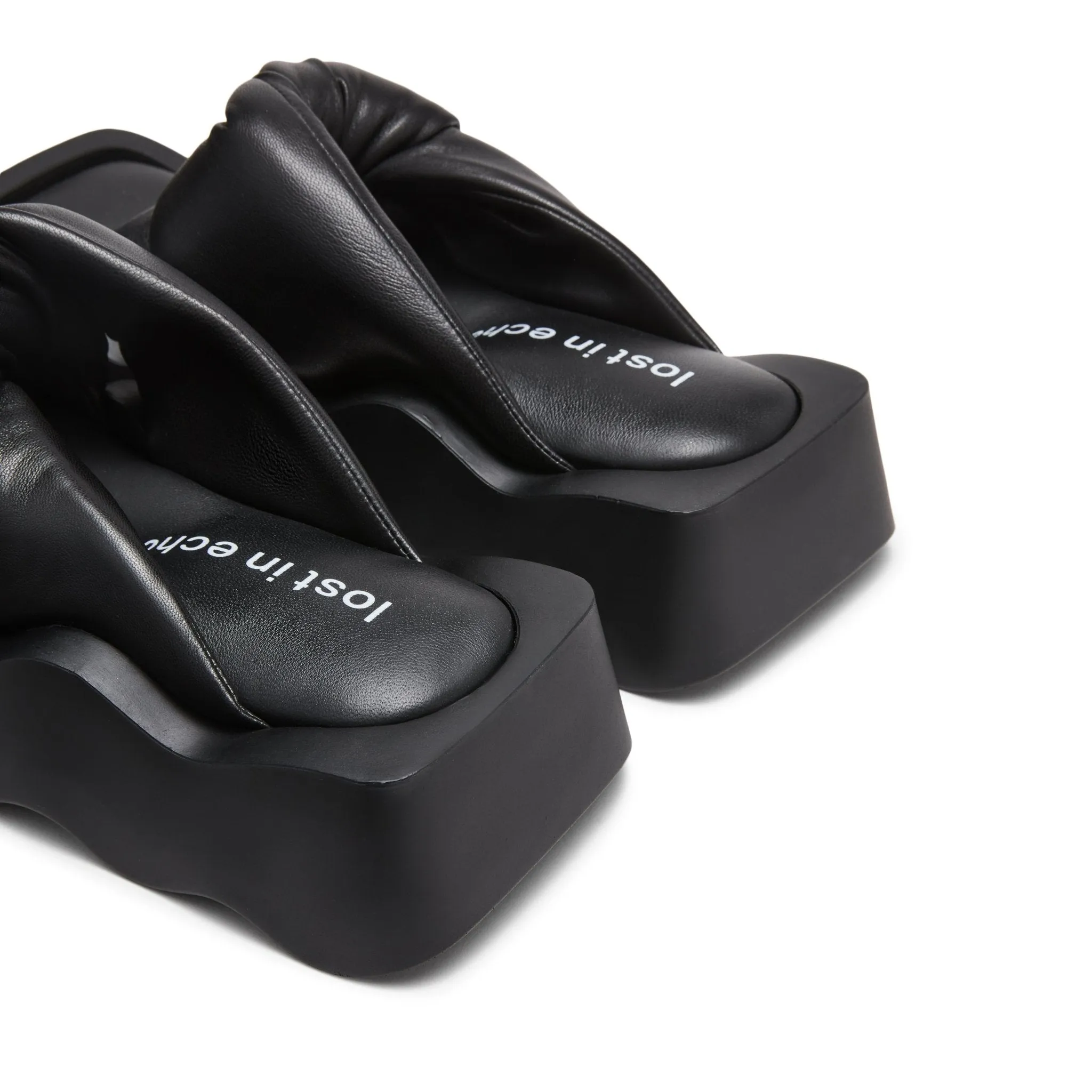Wavy Sole Padded Knot Slippers in Black